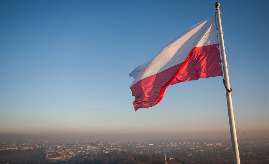 Dzień Flagi Rzeczypospolitej Polskiej 2 maja 2019. Sprawdź, jak prawidłowo wywiesić flagę państwową