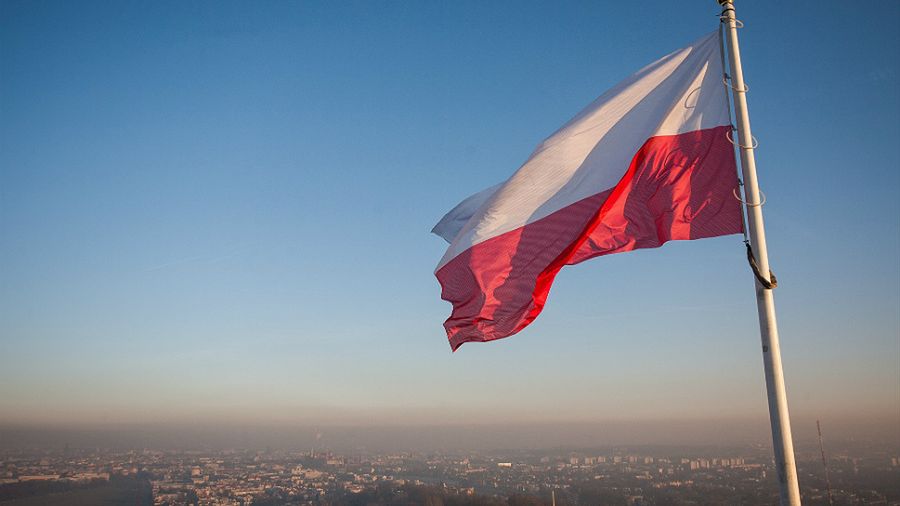 Dzień Flagi Rzeczypospolitej Polskiej 2 maja 2019. Sprawdź, jak prawidłowo wywiesić flagę państwową