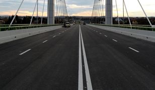 Czy z polskich dróg zniknie podwójna ciągła?