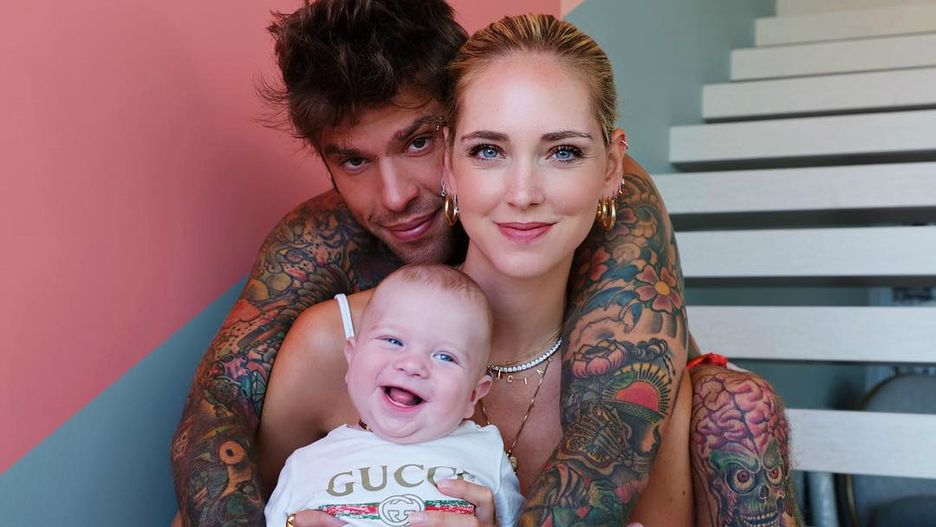 Chiara Ferragni i Fedez z synkiem. Jest to Gucci.