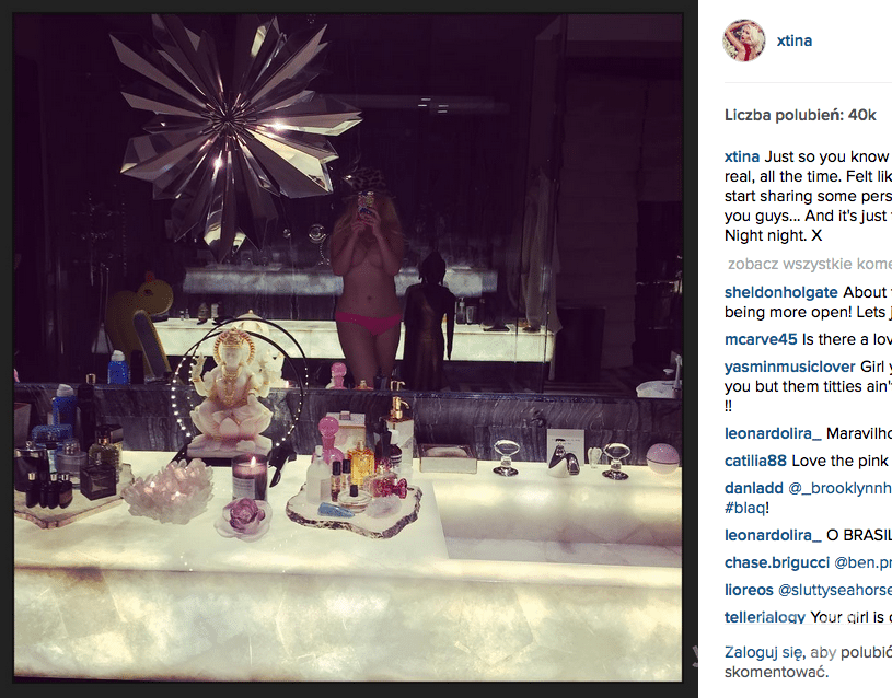 Christina Aguilera nago na Instagramie