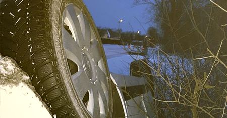 Muzyk disco polo miał groźny wypadek. Jego auto dachowało