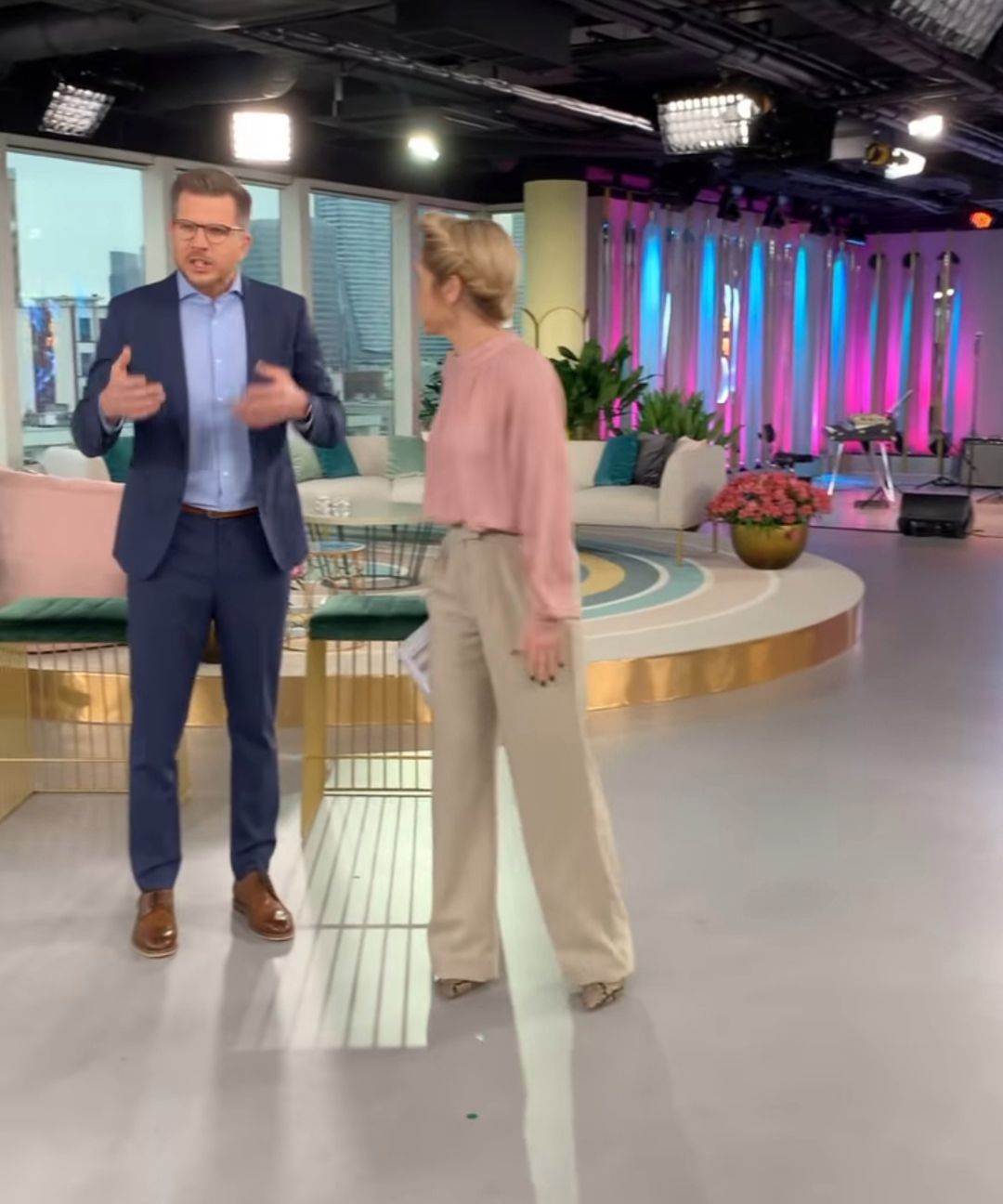 Małgorzata Ohme i Filip Chajzer z policją w Dzień Dobry TVN