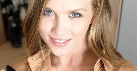 Agnieszka Kaczorowska odnosi się do komentarza na temat poprawiania urody: "Jakbyście nie wiedzieli... jestem po operacji"