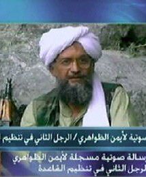 Przywódca Al-Kaidy otoczony