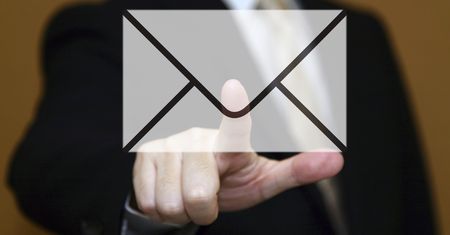 Wiceminister zdrowia Marcin Czech chciał wysłać donos. Pomylił adres e-mail