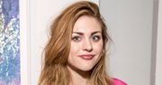 Frances Bean Cobain w prześwitującej kreacji. Miało być zaskakująco, wyszło dziwnie