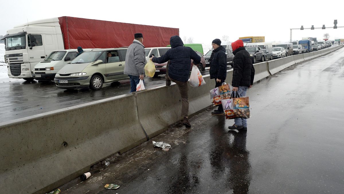 Kierowcy muszą dłużej czekać na granicy w związku ze zmianami strukturalnymi służb celnych i fiskalnych Ukrainy.
