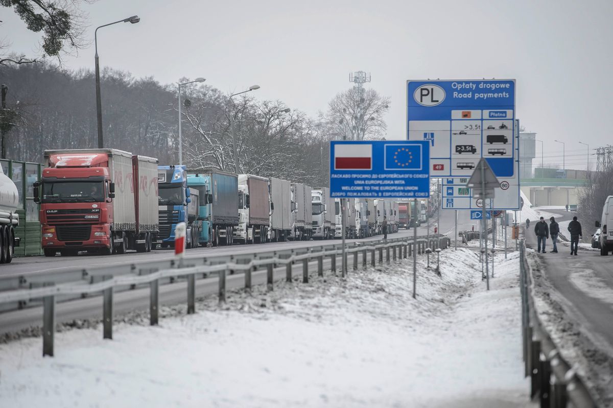 Polska musi walczyć o zatrzymanie pracowników z Ukrainy. Inaczej nie będzie komu pracować na 500+