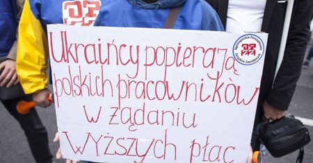 Dokument-widmo. Polska na potęgę przyjmuje migrantów, ale nie ma dla nich żadnej propozycji