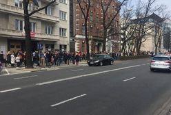 Wybory na Ukrainie. Gigantyczna kolejka przed ambasadą w Warszawie