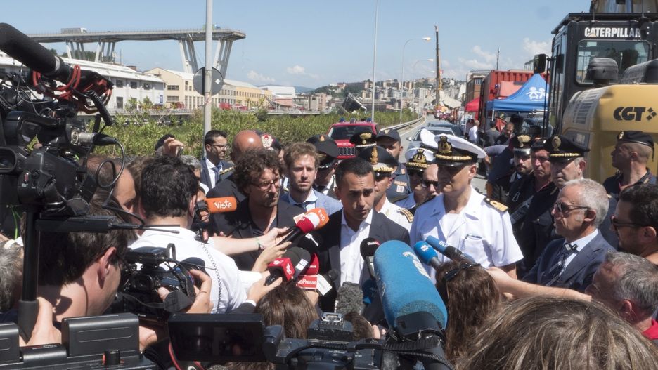 Wicepremier Luigi Di Maio przyjechał na miejsce katastrofy