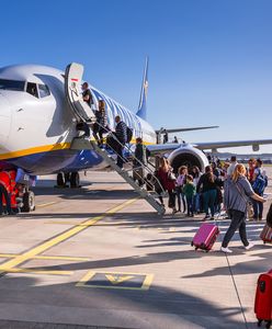 Ryanair chce walczyć z pijanymi pasażerami. Proponuje ograniczyć sprzedaż alkoholu na lotniskach