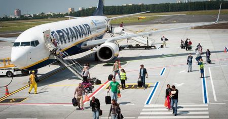 Ryanair podnosi opłaty za bagaż!