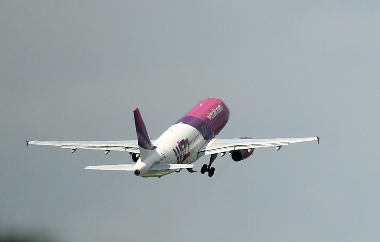 Porywisty wiatr na Pomorzu. Maszyna Wizzair nie zdołała wylądować w Gdańsku