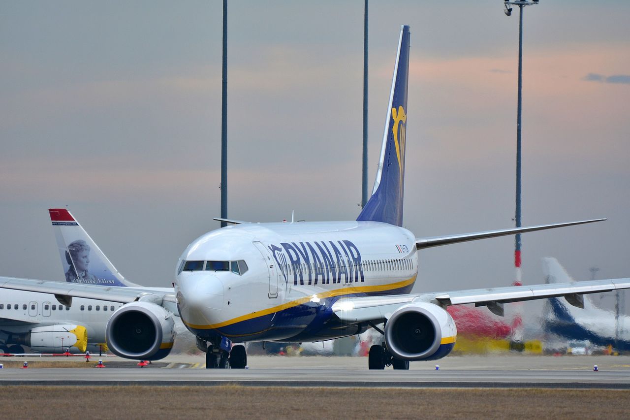 Ryanair lata pustymi samolotami. Chce uniknąć opłat za przeglądy