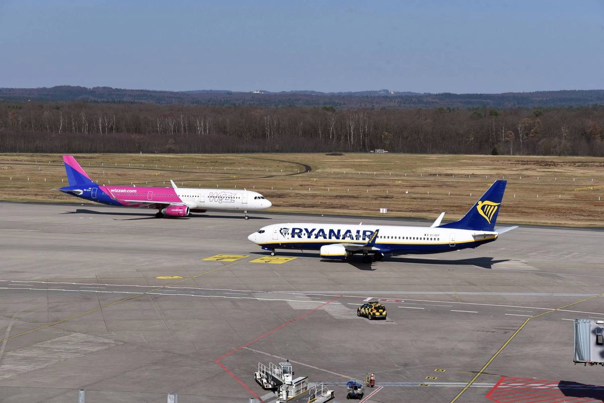 Ryanair i Wizzair każą płacić za bagaż. Już od 1 listopada