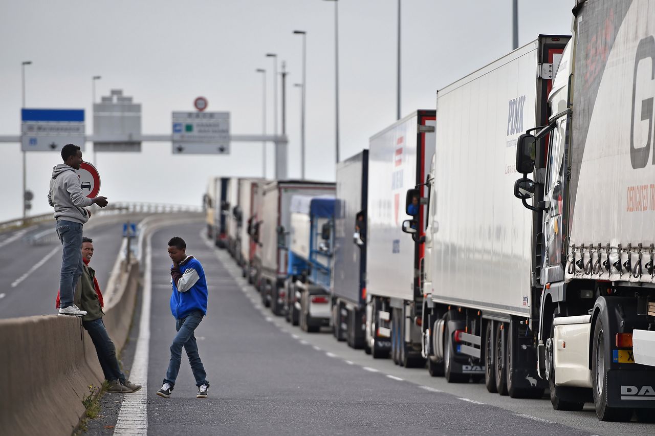 Twardy brexit, czyli wszechogarniający chaos. Wyciekły tajne dokumenty