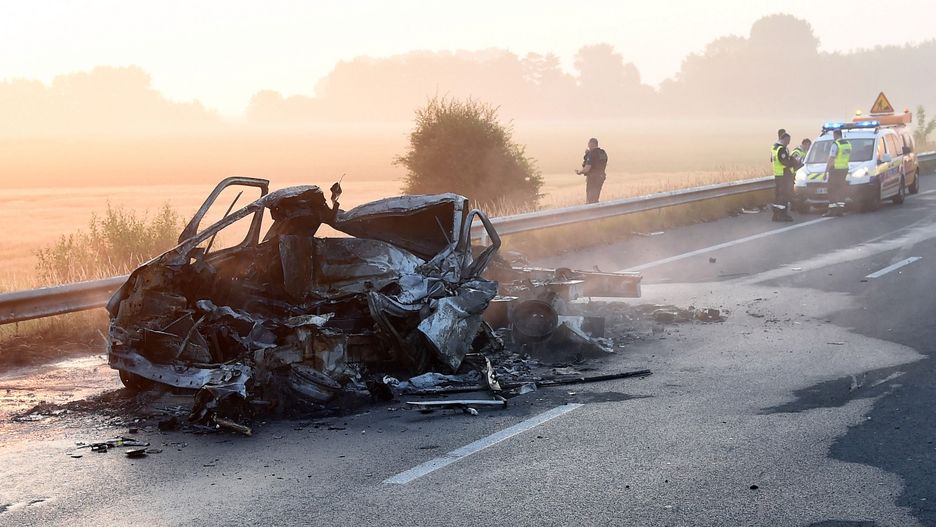 Spalony van, którym jechał polski kierowca