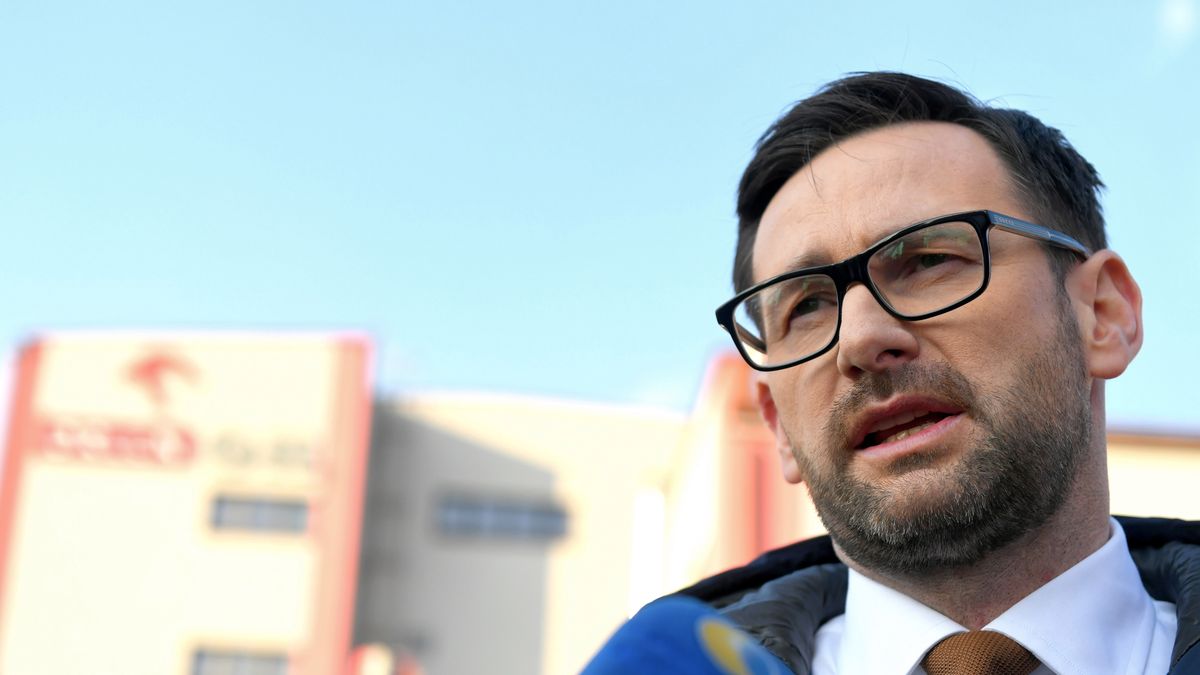 Mimo pandemii PKN Orlen nie ograniczy pracy stacji paliw. Daniel Obajtek twierdzi, że w trudnych czasach trzeba inwestować. 