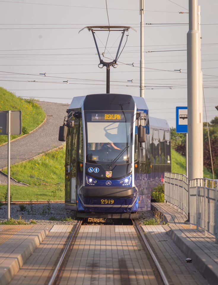 Wrocław: Tramwaje zwolnią do 10 km/h? Tego chce prezes MPK