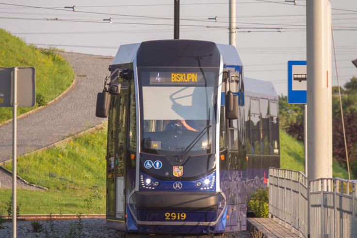 Wrocław: Tramwaje zwolnią do 10 km/h? Tego chce prezes MPK