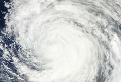 Tajfun Yutu uderzył w Filipiny. Bardzo porywisty wiatr, wiele zniszczeń, masowe ewakuacje