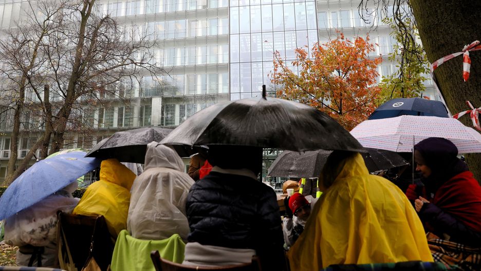 Pogoda nie sprzyja strajkującym