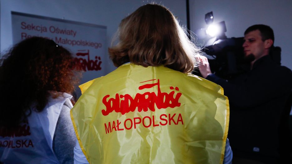 Nauczyciele chcą, aby rozmawiał z nimi premier oraz minister edukacji narodowej