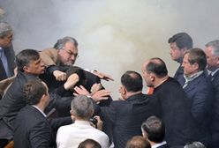 Zadyma w parlamencie