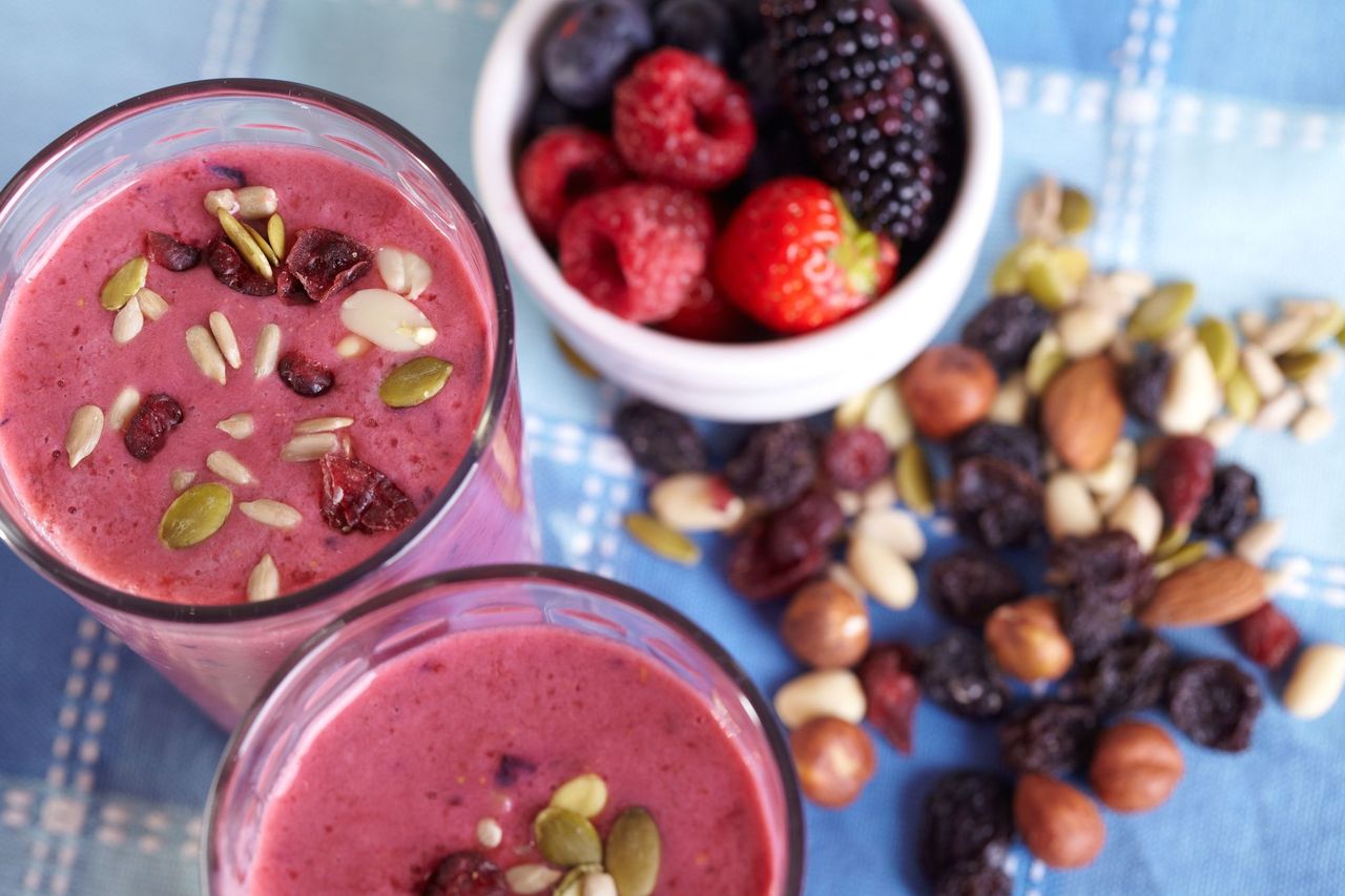 Poznaj moc owoców i warzyw. Zdrowe smoothies na płaski brzuch