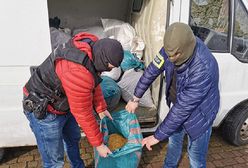 Pół tony tytoniu w samochodzie dostawczym. Służby z Mazowsza przejęły nielegalny towar