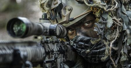 Snajperzy SAS uratowali rodzinę spod noży ISIS. Dżihadyści chcieli obciąć głowy chrześcijanom