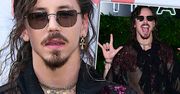 Michał Szpak w królewskich szatach błyszczał na imprezie muzycznej! Gwiazdor wyglądał prawie jak PRINCE!