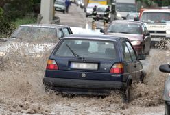 Grad, ulewa, wichura: odszkodowanie za zniszczone auto