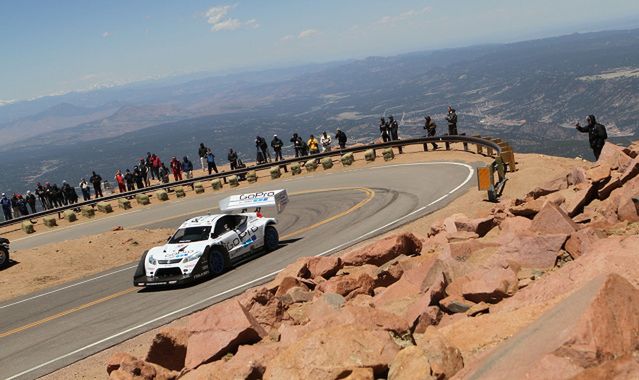 Wyścig na Pikes Peak przełożony