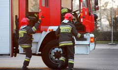 Wisła Mała: płonie składowisko opon. Trwa walka z pożarem