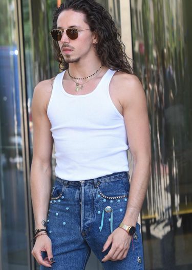 Michał Szpak w białym topie