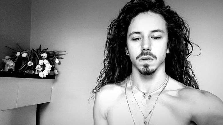 Michał Szpak bez koszulki