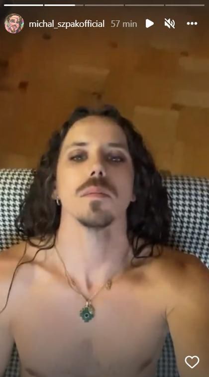 Michał Szpak bez koszulki