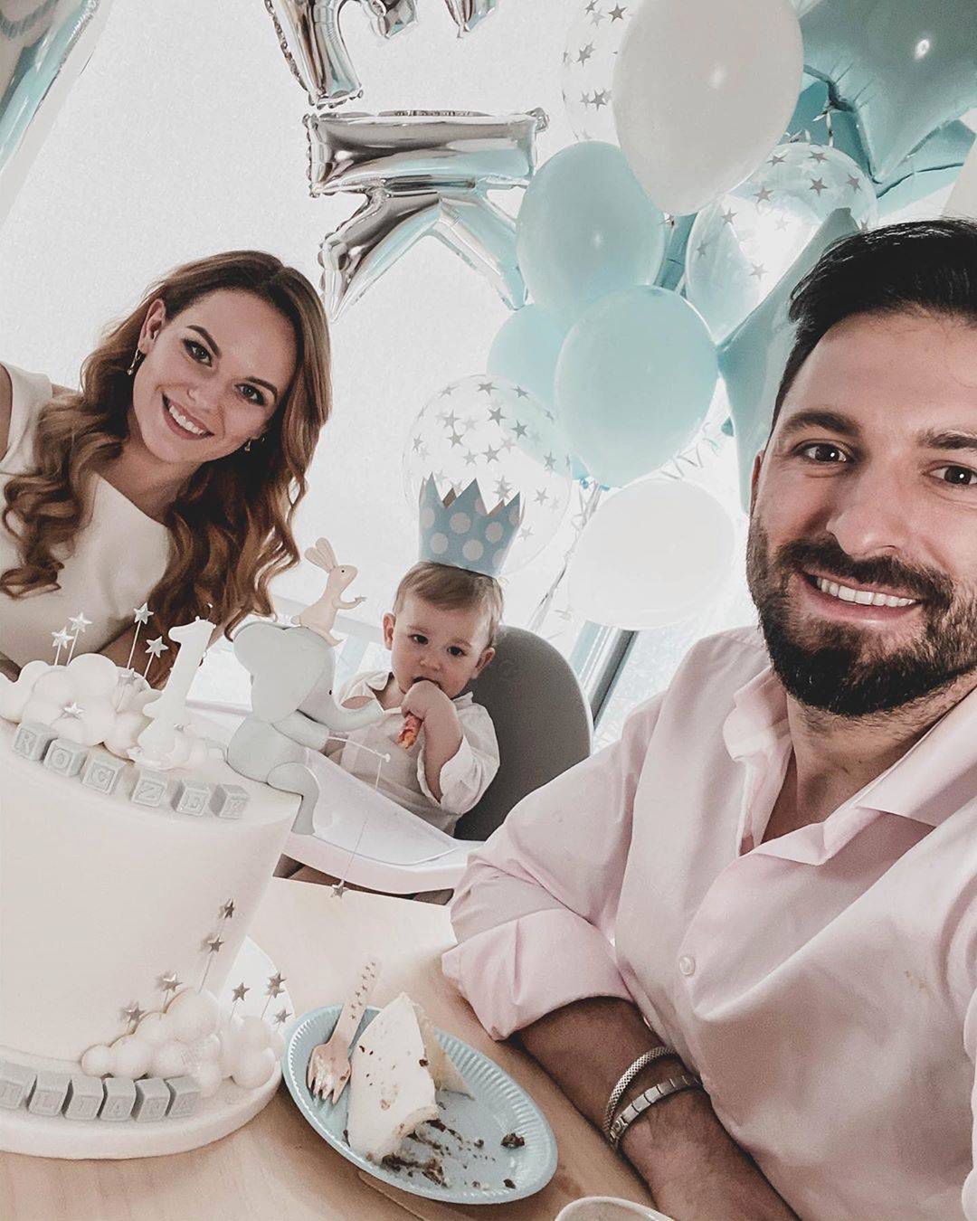 Rafał i Kamila Maślak z synem Maksem