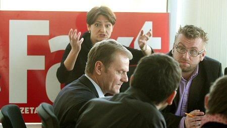 Donald Tusk przez jeden dzień był redaktorem naczelnym gazety „Fakt”.