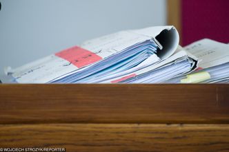 Powoływali się na wyroki sądu, który nie istnieje. Wyłudzili 23 mln zł