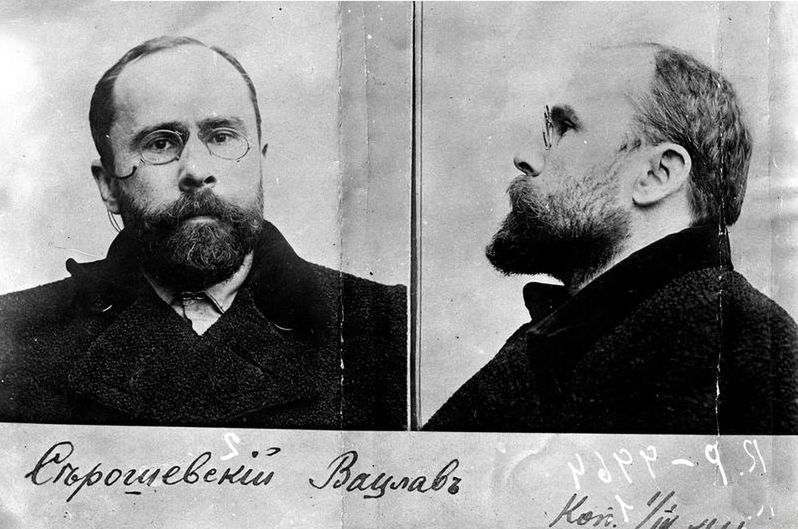 Wacław Sieroszewski. Zdjęcie policyjne z akt Ochrany. Domena publiczna 