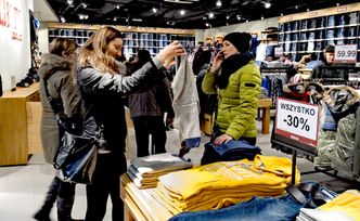 Zakaz handlu nie przeszkodził w zakupach. Polska w ścisłej czołówce Europy