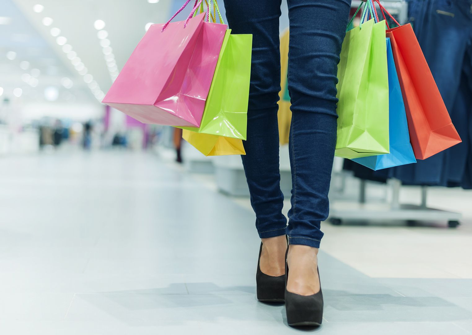 80 proc. klientów sklepów w Polsce kupuje w niedzielę