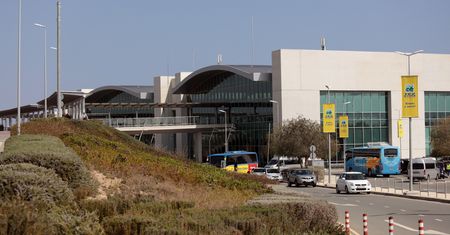 Lotnisko Larnaka (LCA). Jak dojechać do centrum miasta?