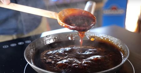 Jak zrobić sos teriyaki? Dodaj go do ulubionych azjatyckich dań