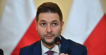 Patryk Jaki zabrał głos ws. nagród. I uderza w Hannę Gronkiewicz-Waltz