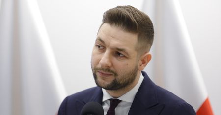 Marcin Chłopaś: "Patryk Jaki przeciwko akcji 'Nie świruj, idź na wybory'. A co z LGBT?" (Opinia)